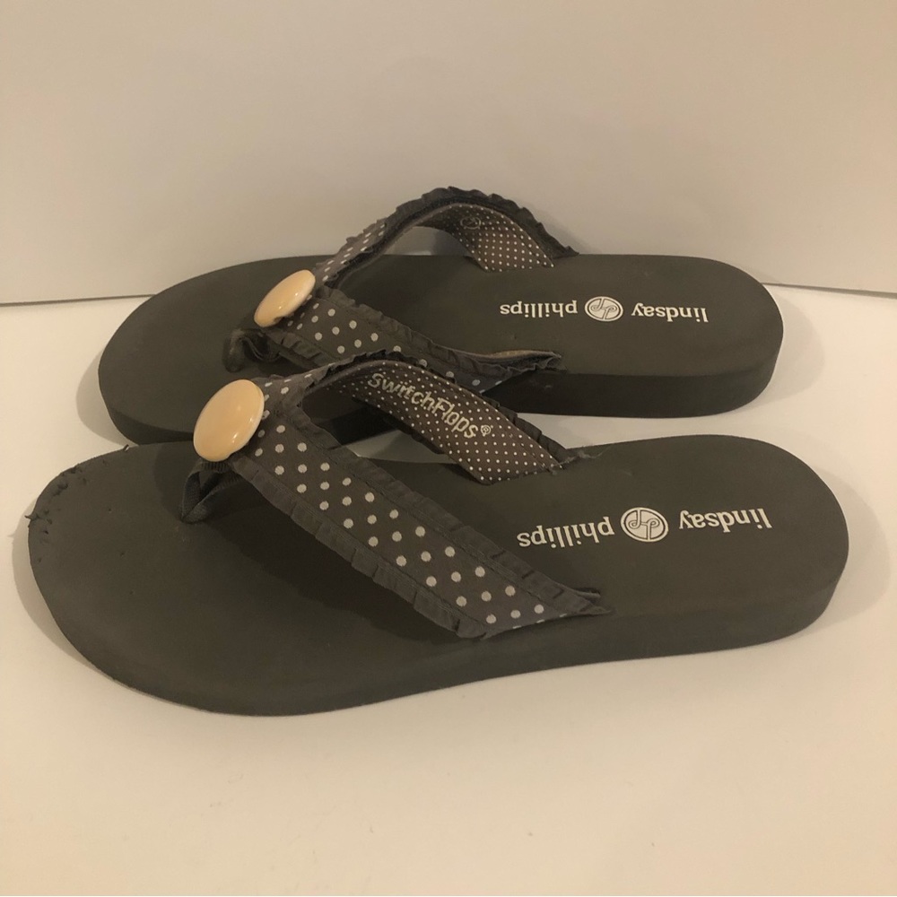 3/$20 Lindsay Phillips Flip Flops 🩴